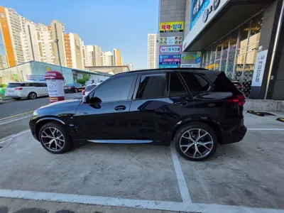 BMW X5 2026, 5000 км, за 87790000 KRW