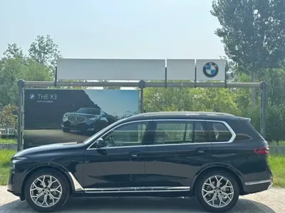 BMW X7 0, 1000 км, за 756000 CNY