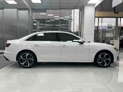 Audi A4L 2021, 70000 км, за 128800 CNY - фото 10