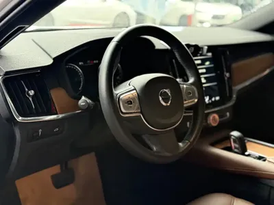 Volvo S90 2020, 150000 км, за 99900 CNY