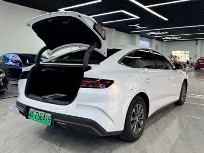 BYD Qin L 2024, 9000 км, за 66800 CNY