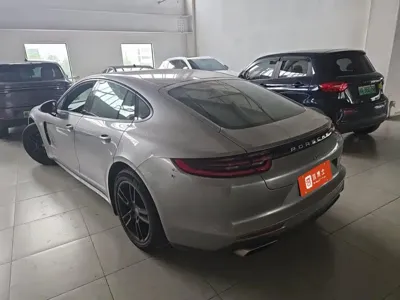 Porsche Panamera 2019, 70000 км, за 420000 CNY