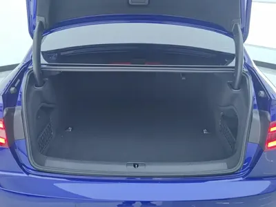 Audi A4L 2019, 71800 км, за 110900 CNY