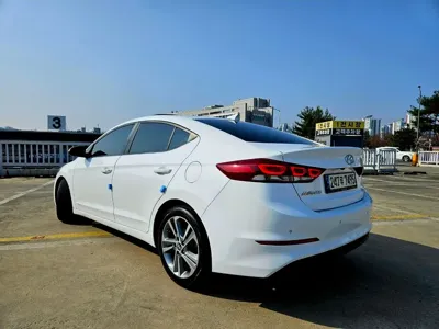 Hyundai Avante 2018, 49593 км, за 11700000 KRW