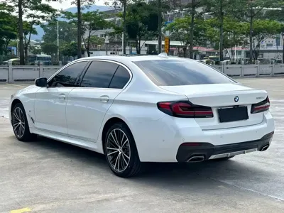 BMW 5 Series 2022, 30000 км, за 229800 CNY - фото 9
