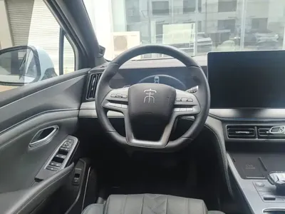 BYD L DM-i 2025, 24700 км, за 104500 CNY - фото 11