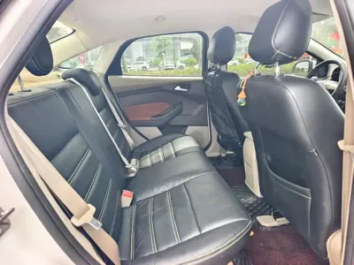 Ford Focus 2014, 130000 км, за 18800 CNY - фото 9
