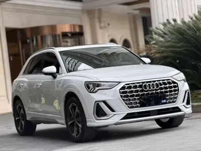 Audi Q3 2025, 12000 км, за 132700 CNY