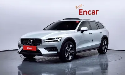 Volvo V60 · 2021 год