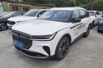 Lincoln Nautilus · 2023 год