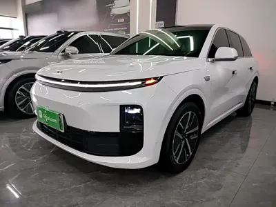 Li Auto Li L6 · 2024 год
