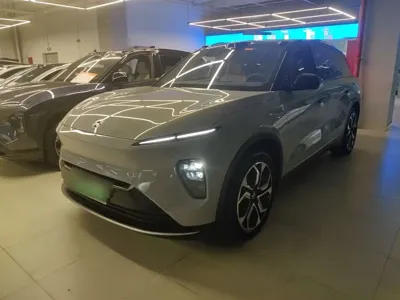 Nio ES8 · 2024 год