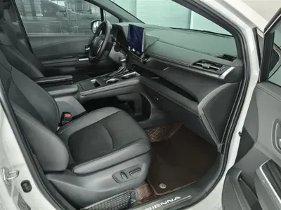 Toyota Sienna 2023, 90000 км, за 206000 CNY - фото 13
