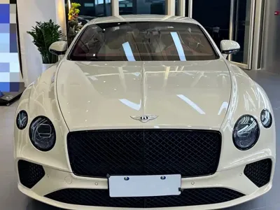Bentley Continental 2022, 13000 км, за 2599000 CNY