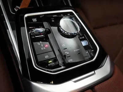 BMW 7-Series 2025, 18198 км, за 109000000 KRW - фото 9