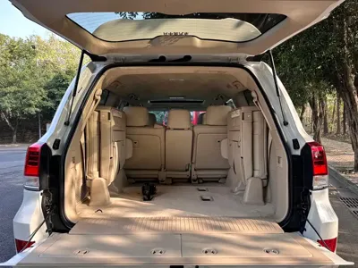 Toyota Land Cruiser 2020, 60000 км, за 795800 CNY - фото 10