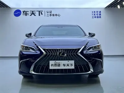 Lexus ES 2021, 71000 км, за 153800 CNY