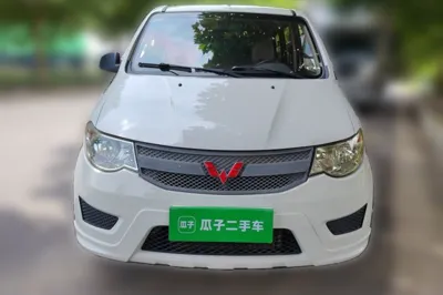 Wuling Hongguang 2015, 66800 км, за 30855.98 CNY