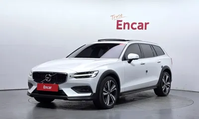 Volvo V60 · 2021 год