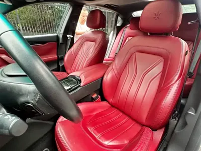 Maserati Quattroporte 2015, 60000 км, за 148800 CNY