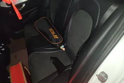 Mercedes-Benz C-Class 2017, 138500 км, за 93832.37 CNY - фото 18