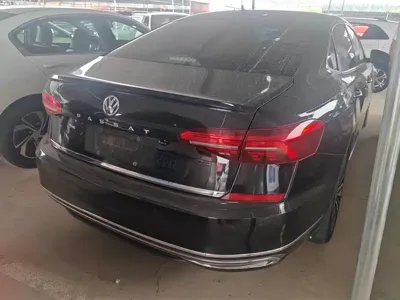 Volkswagen Passat 2019, 61700 км, за 105000 CNY