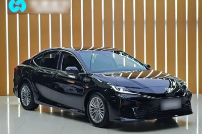Toyota Camry 2026, 2800 км, за 138374.32 CNY