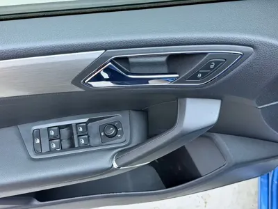 Volkswagen Touran 2023, 35000 км, за 103800 CNY - фото 4