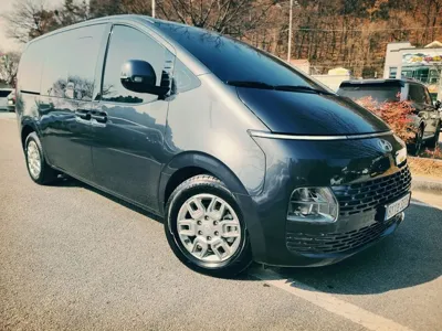 Hyundai Staria · 2023 год