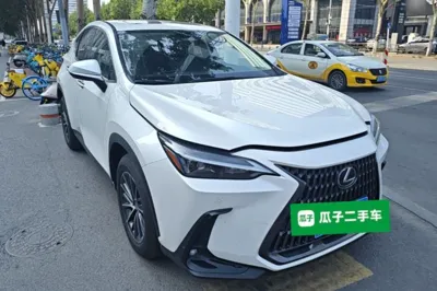 Lexus NX 2022, 4400 км, за 207176.22 CNY