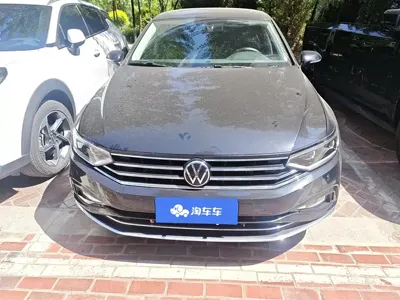 Volkswagen Magotan 2022, 46900 км, за 99100 CNY