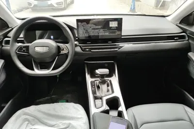 Geely Auto Emgrand 2026, 100 км, за 72275.37 CNY - фото 12