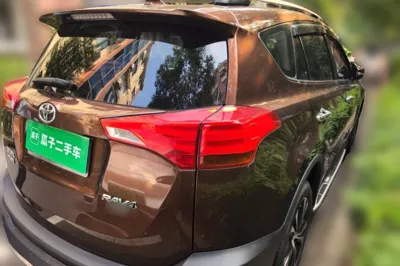 Toyota RAV4 2015, 61300 км, за 69665.39 CNY - фото 6