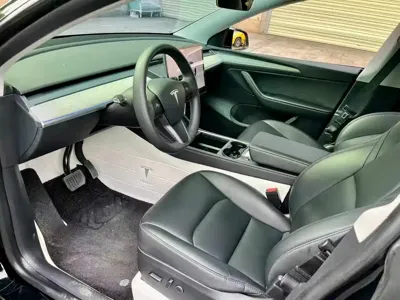 Tesla Model Y 2023, 80000 км, за 159800 CNY - фото 4