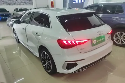 Audi A3 2023, 15400 км, за 137414.15 CNY