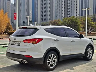 Hyundai Santafe 2015, 147617 км, за 9990000 KRW
