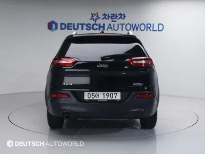 Jeep Cherokee 2017, 67697 км, за 9700000 KRW