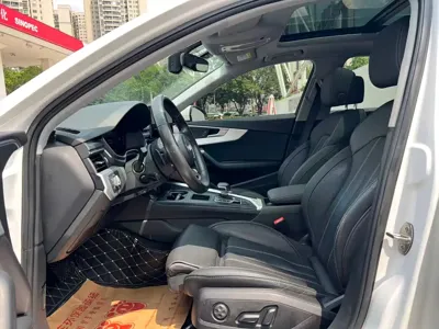 Audi A4L 2025, 13000 км, за 159800 CNY