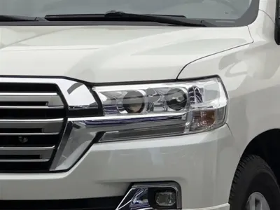 Toyota Land Cruiser 2018, 129800 км, за 518000 CNY