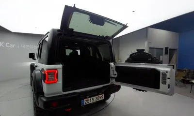 Jeep Wrangler 2023, 43993 км, за 43500000 KRW - фото 4