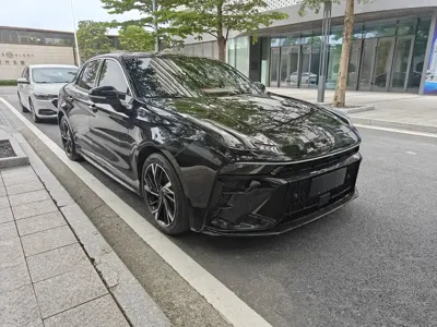 Lynk & Co 03 2023, 50000 км, за 71800 CNY