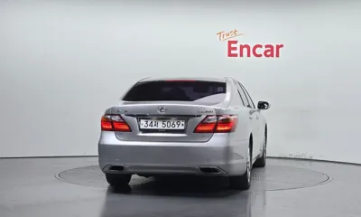 Lexus LS 2012, 282866 км, за 4990000 KRW - фото 4