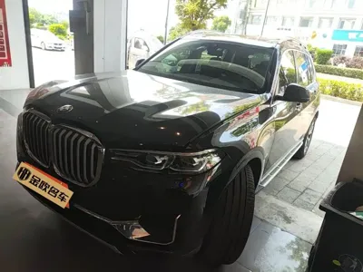 BMW X7 · 2022 год