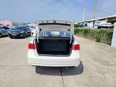 Volkswagen Santana 2017, 85000 км, за 22799 CNY - фото 13