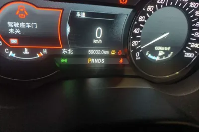 Lincoln MKC 2017, 59000 км, за 74039.18 CNY - фото 11