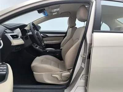 Geely Emgrand 2019, 58500 км, за 18900 CNY - фото 10