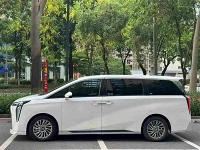 GAC Motor Trumpchi M8 2023, 50000 км, за 149800 CNY