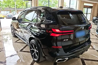 BMW X5 2023, 33900 км, за 454070.36 CNY