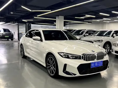 BMW 3 Series 2023, 12700 км, за 243800 CNY - фото 3