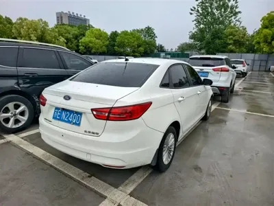 Ford Escort 2016, 120000 км, за 13500 CNY
